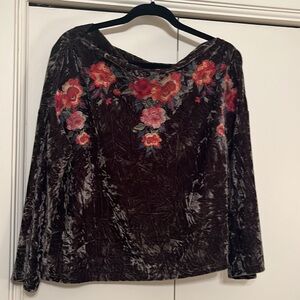 Umgee Green Velvet Embroidered Long Sleeve Boat Neck Shirt Size S